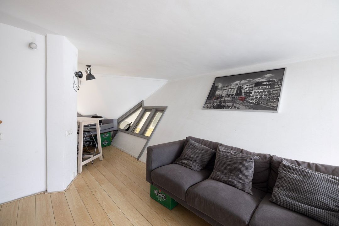 Overblaak 88 Cube House image thumbs 1