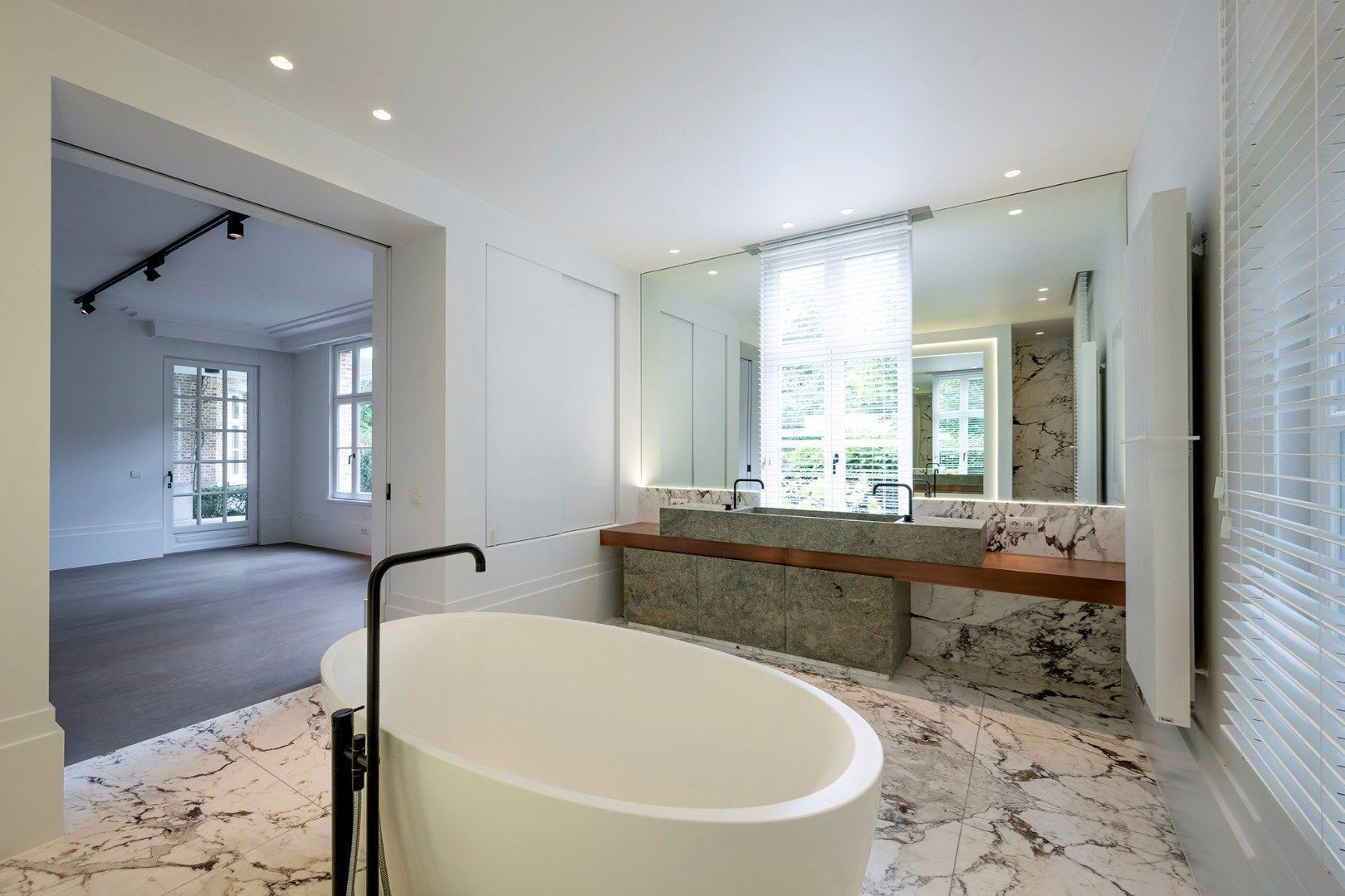 Steenbergen 2 a image 1