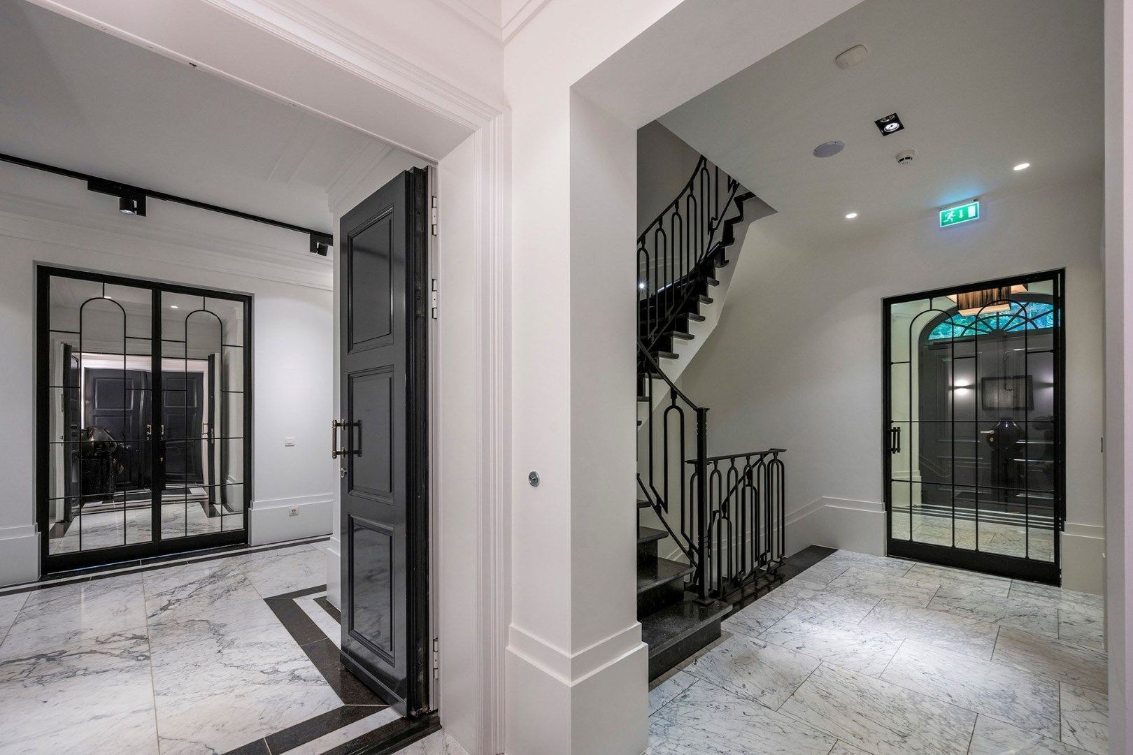 Steenbergen 2 a image 1