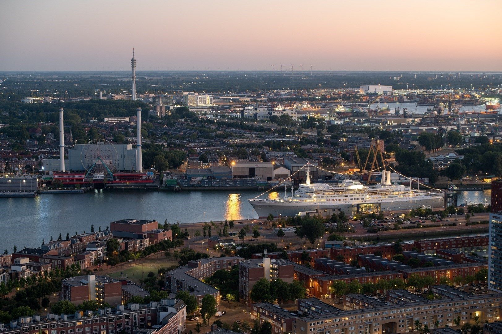 Landverhuizersplein 152 image 1