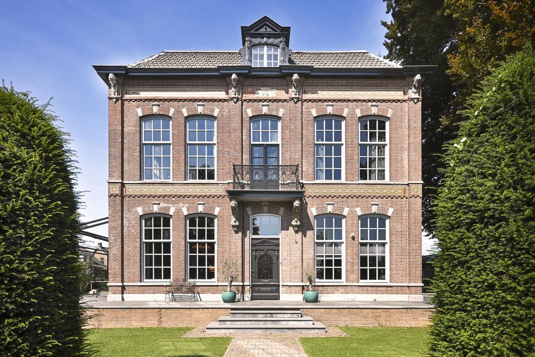 Julianastraat 1, Vlijmen