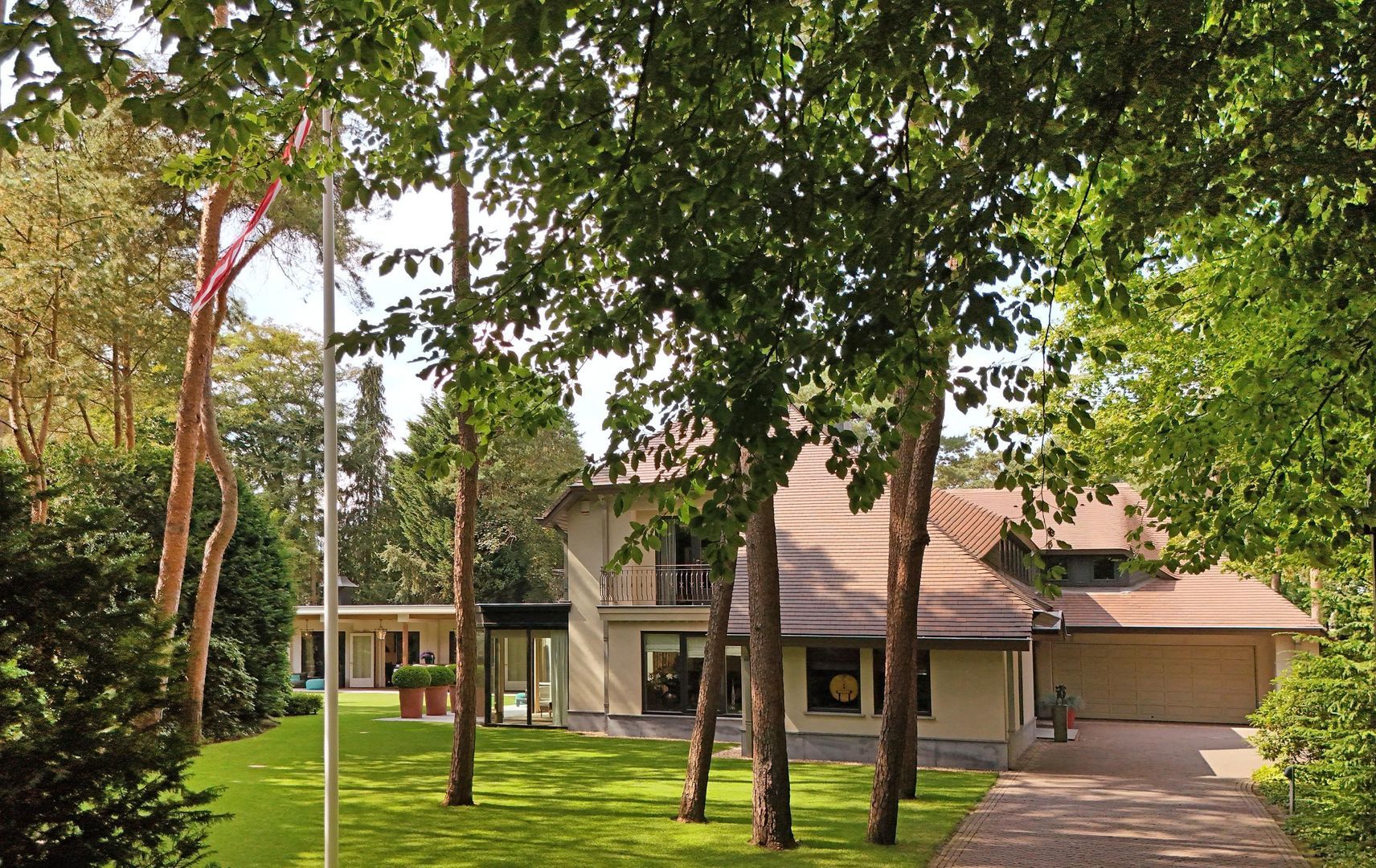 Dennenlaan 12 image 1