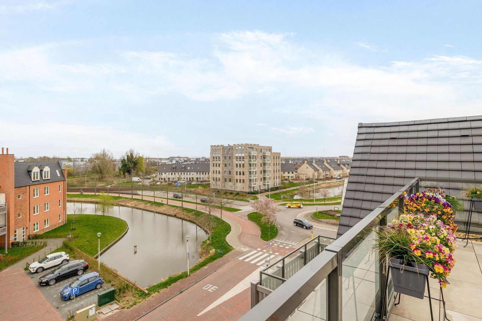 Rozet 45 image 1