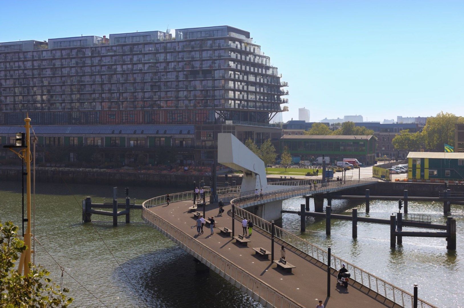 Landverhuizersplein 2 image 1