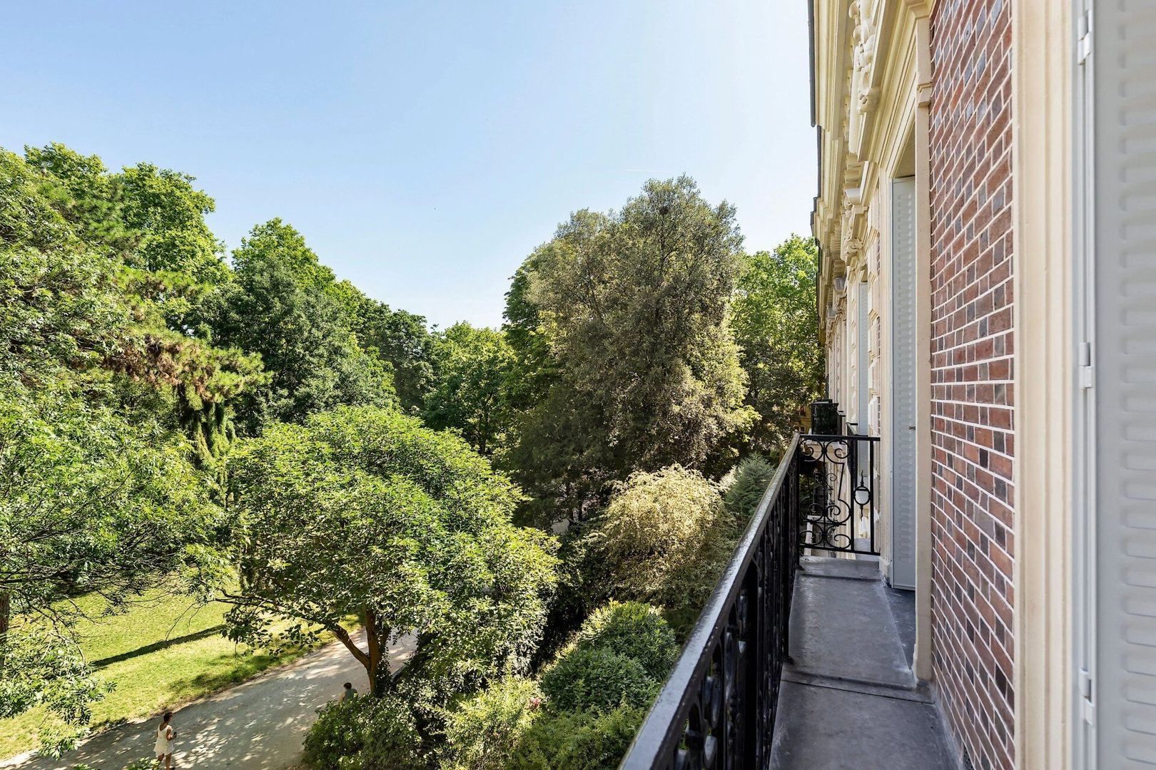 Paris 8th District image 1