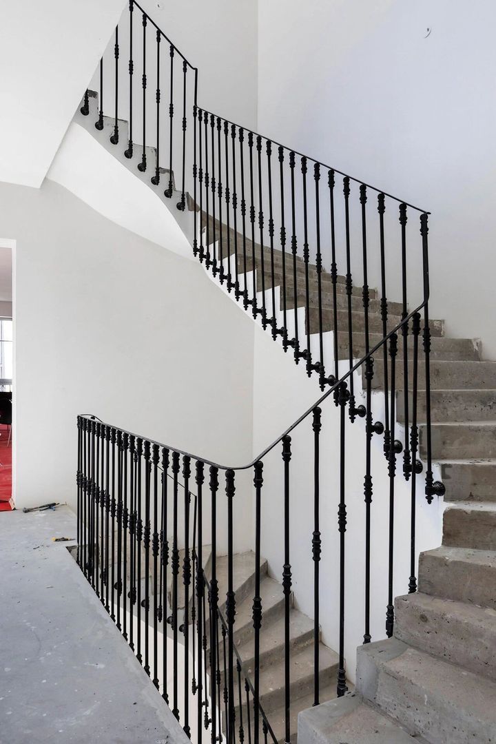 Paris 8th District image 1