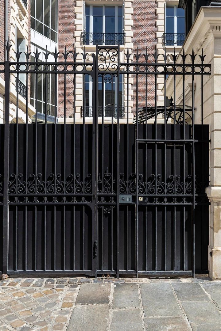 Paris 8th District image 1