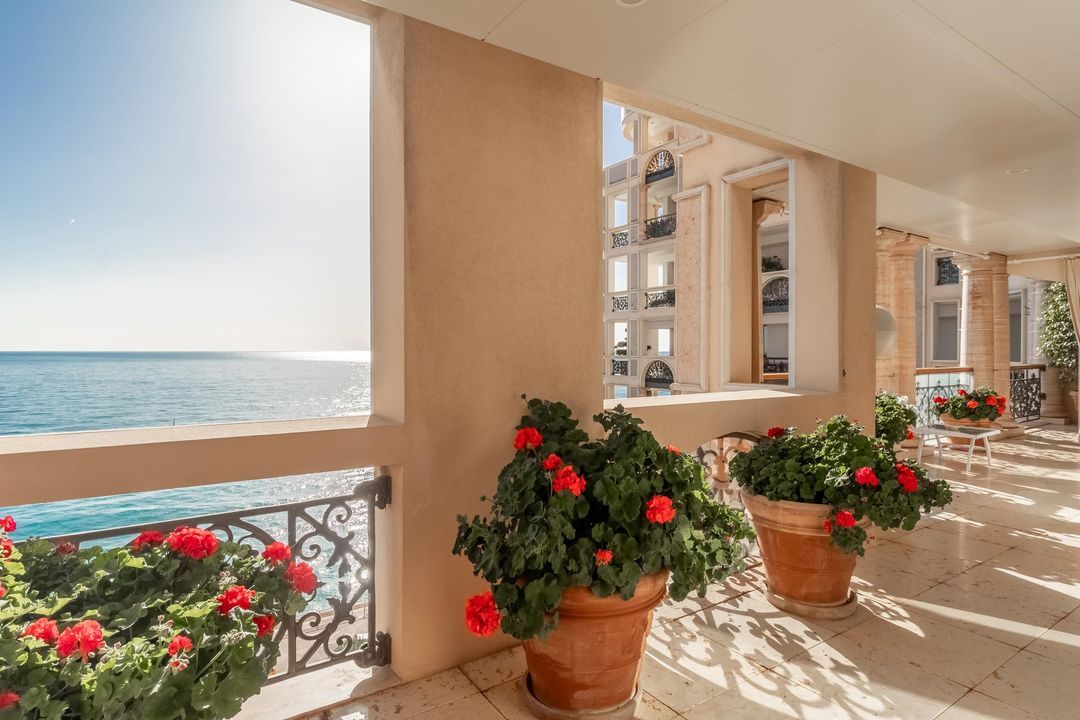 Seaside Plaza image thumbs 1