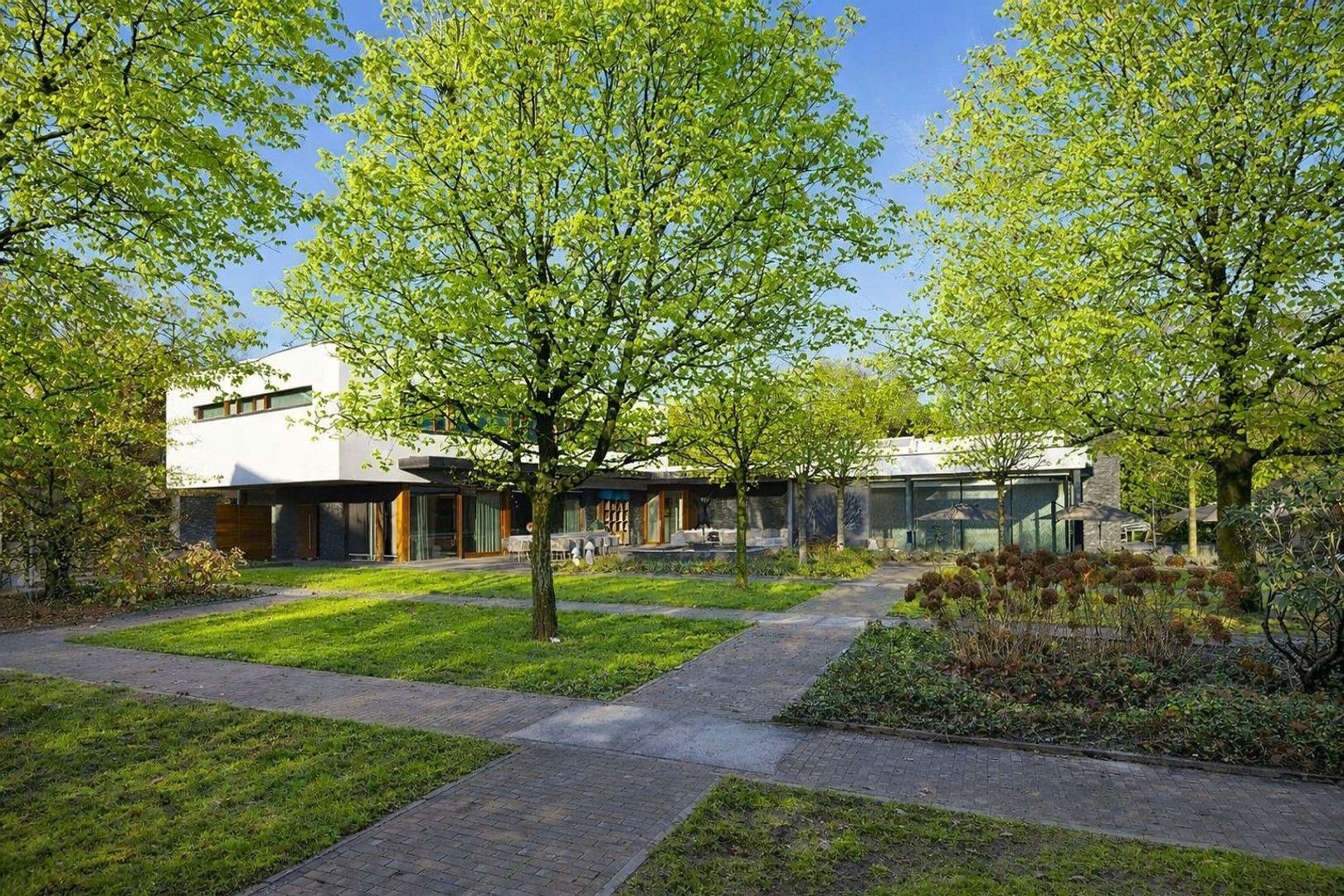 Larikslaan 1 image 1