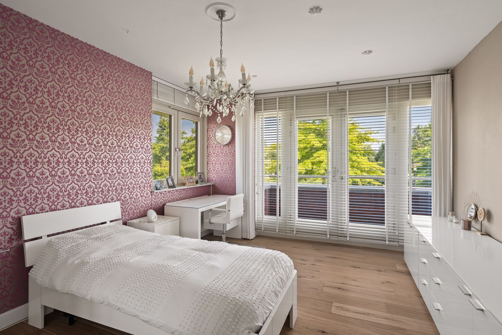 Windsorhof 3 image 1