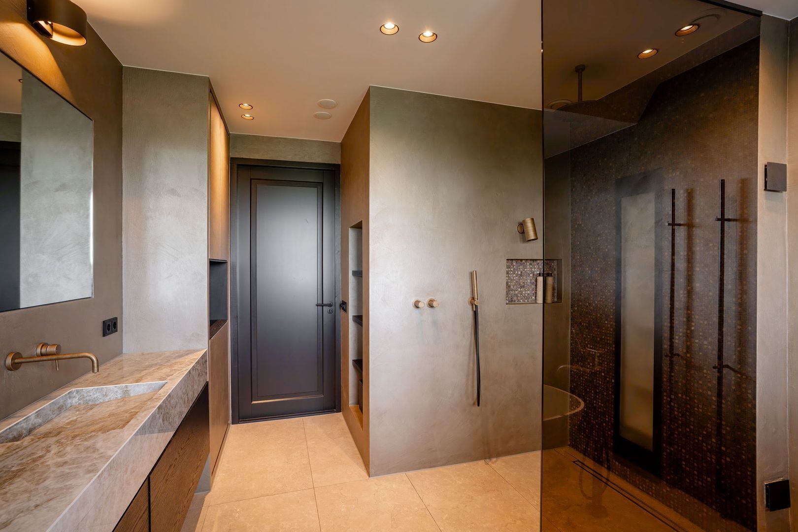 1e Kruisweg 17 B image 1