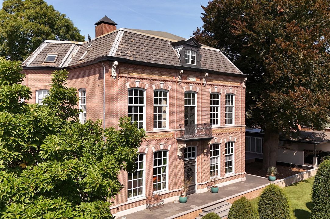Julianastraat 1, Vlijmen