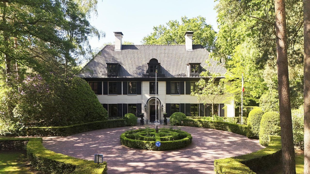 Columbuslei 23, Schoten