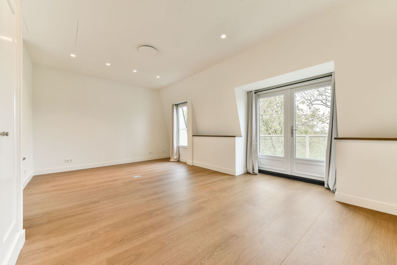 Van Eeghenstraat 206 image 1