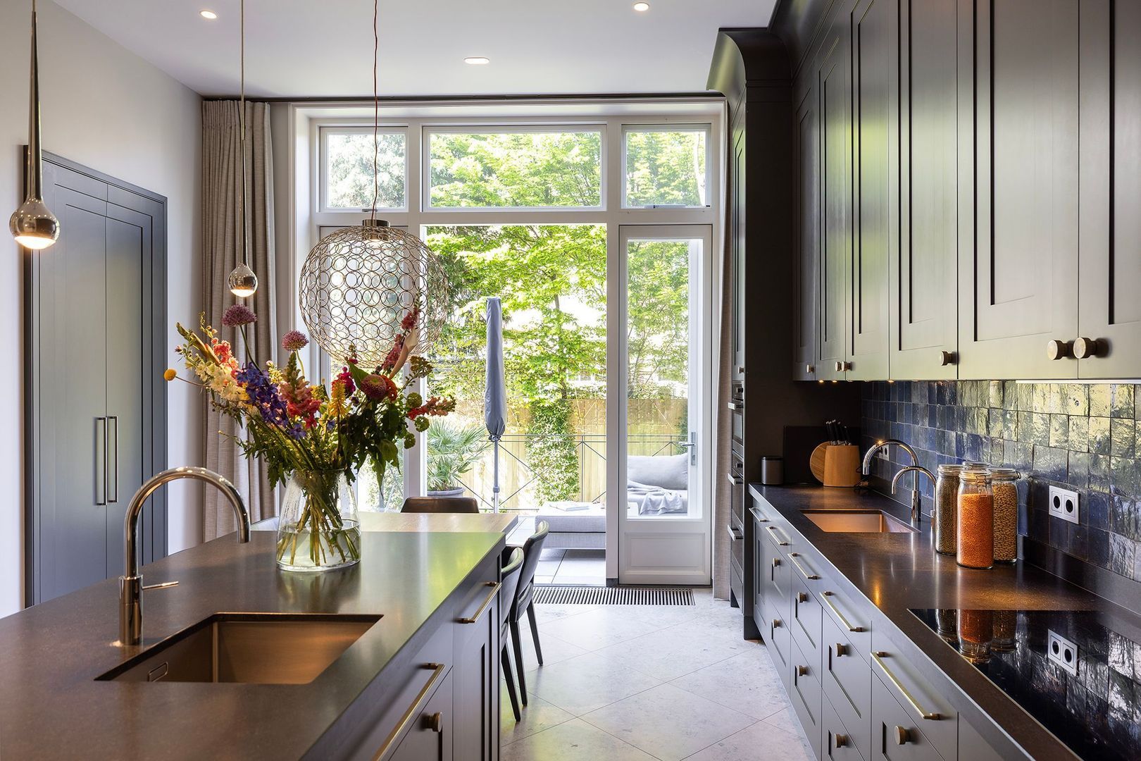 J.J. Viottastraat 46 image 1