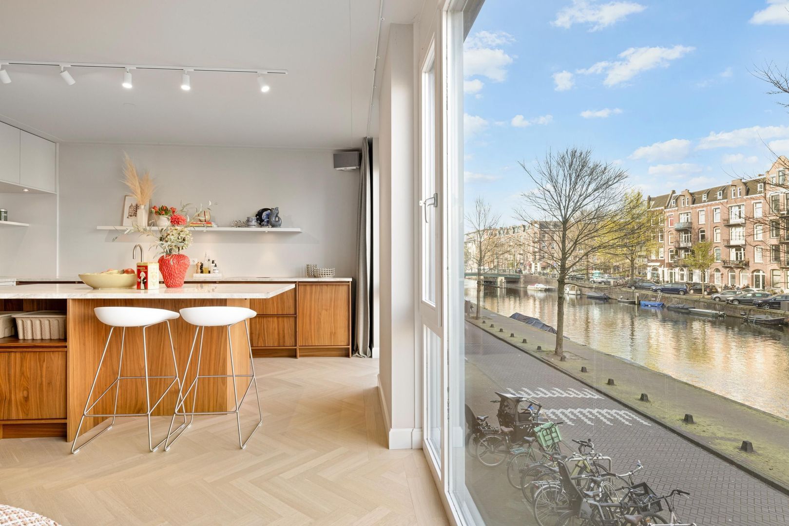 Bilderdijkkade 52 D image 1