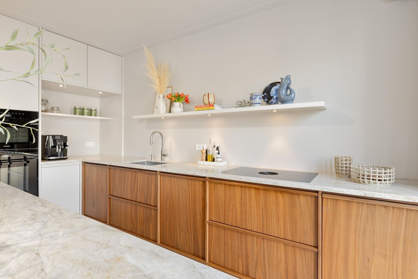 Bilderdijkkade 52 D image 1