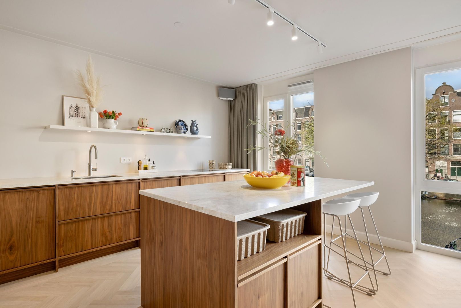 Bilderdijkkade 52 D image 1