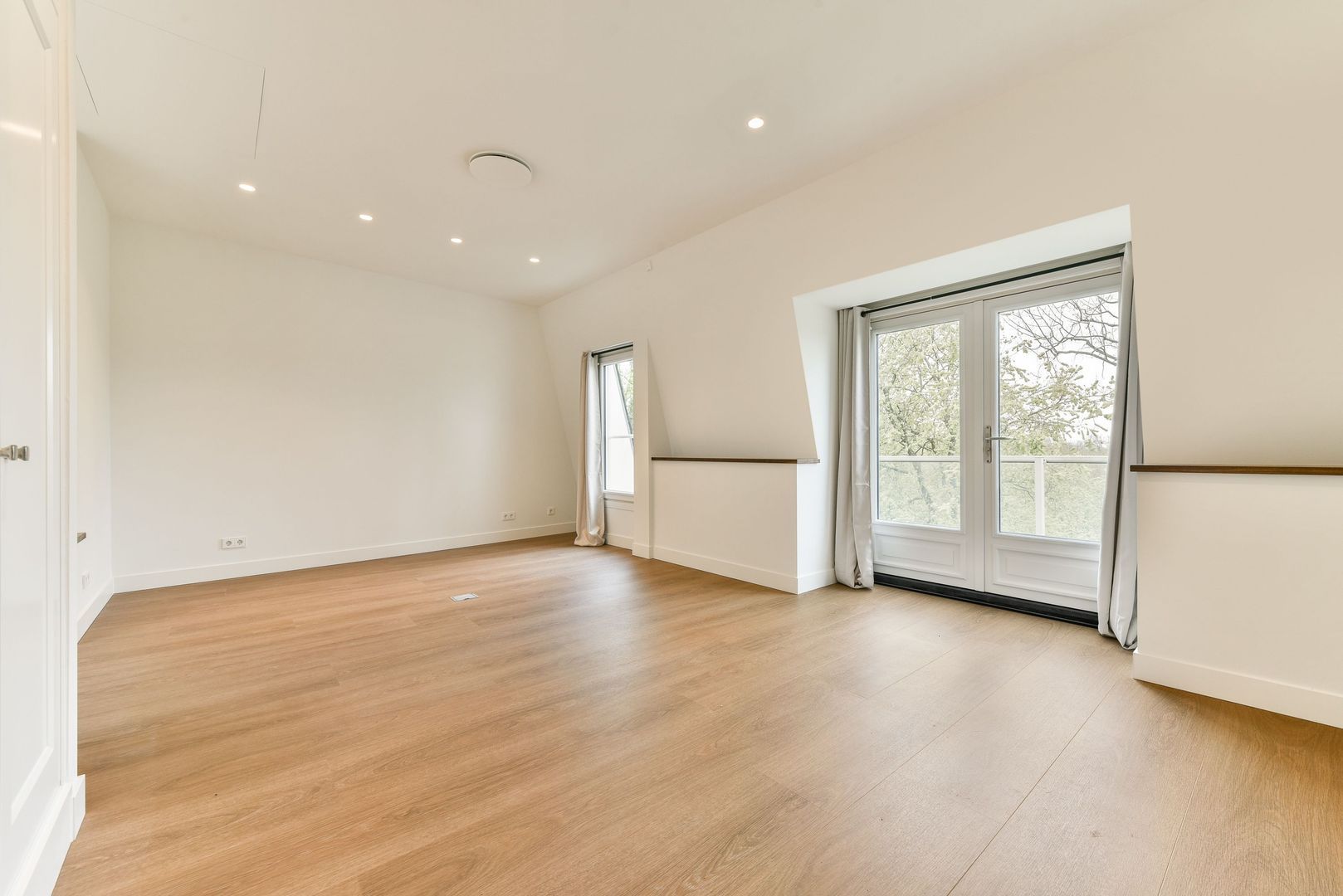 Van Eeghenstraat 206 image 1