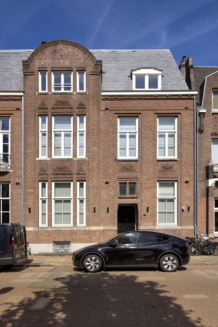 J.J. Viottastraat 46 image 1