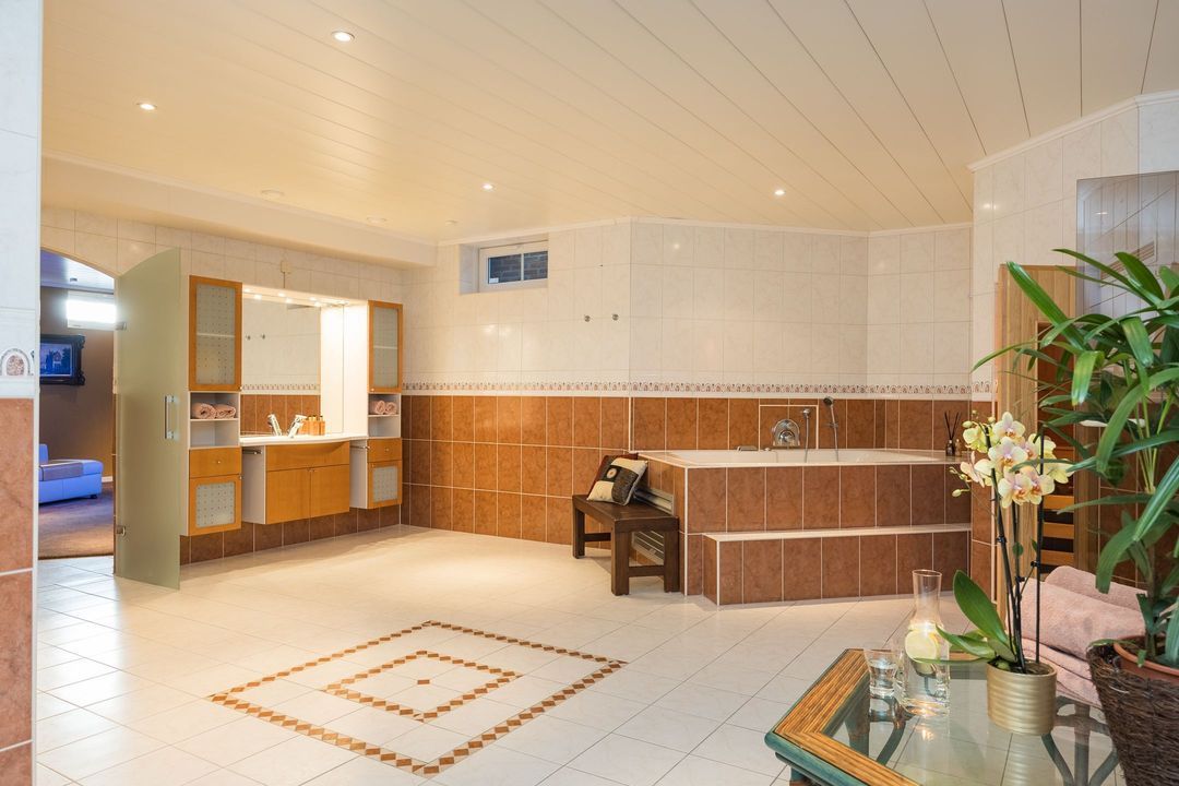 Falkenburgerf 1 image thumbs 1