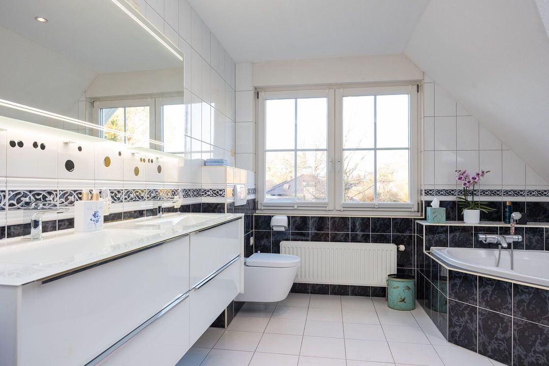 Falkenburgerf 1 image thumbs 1