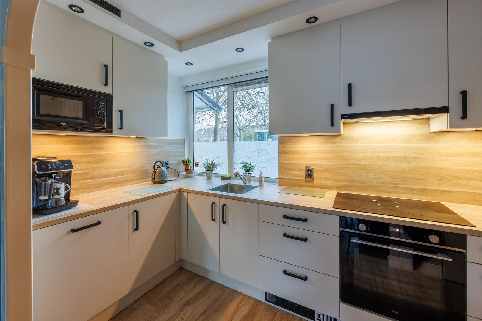 Tripolipad 6, Delft foto-9