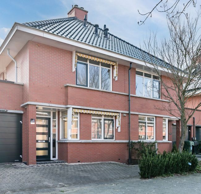 Middelgeestlaan 18, Voorschoten foto-1