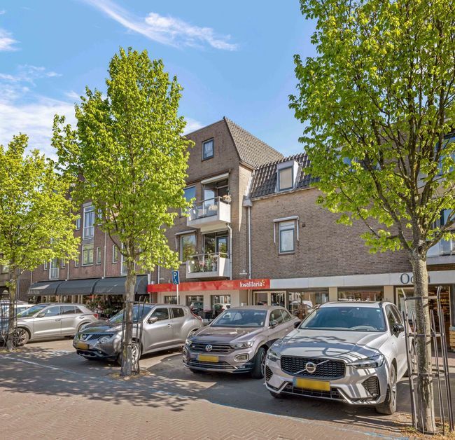 Sir Winston Churchillweg 25, Voorschoten foto-0
