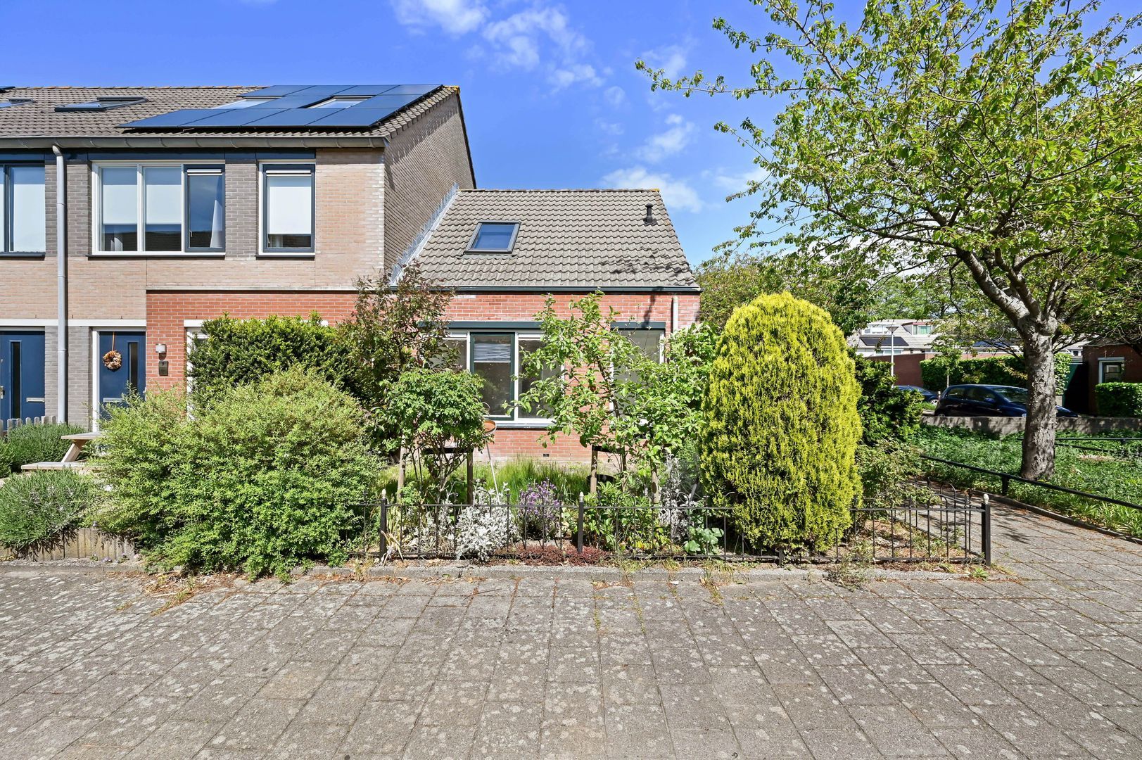 Alexander Adamskistraat 11, Voorschoten foto-3