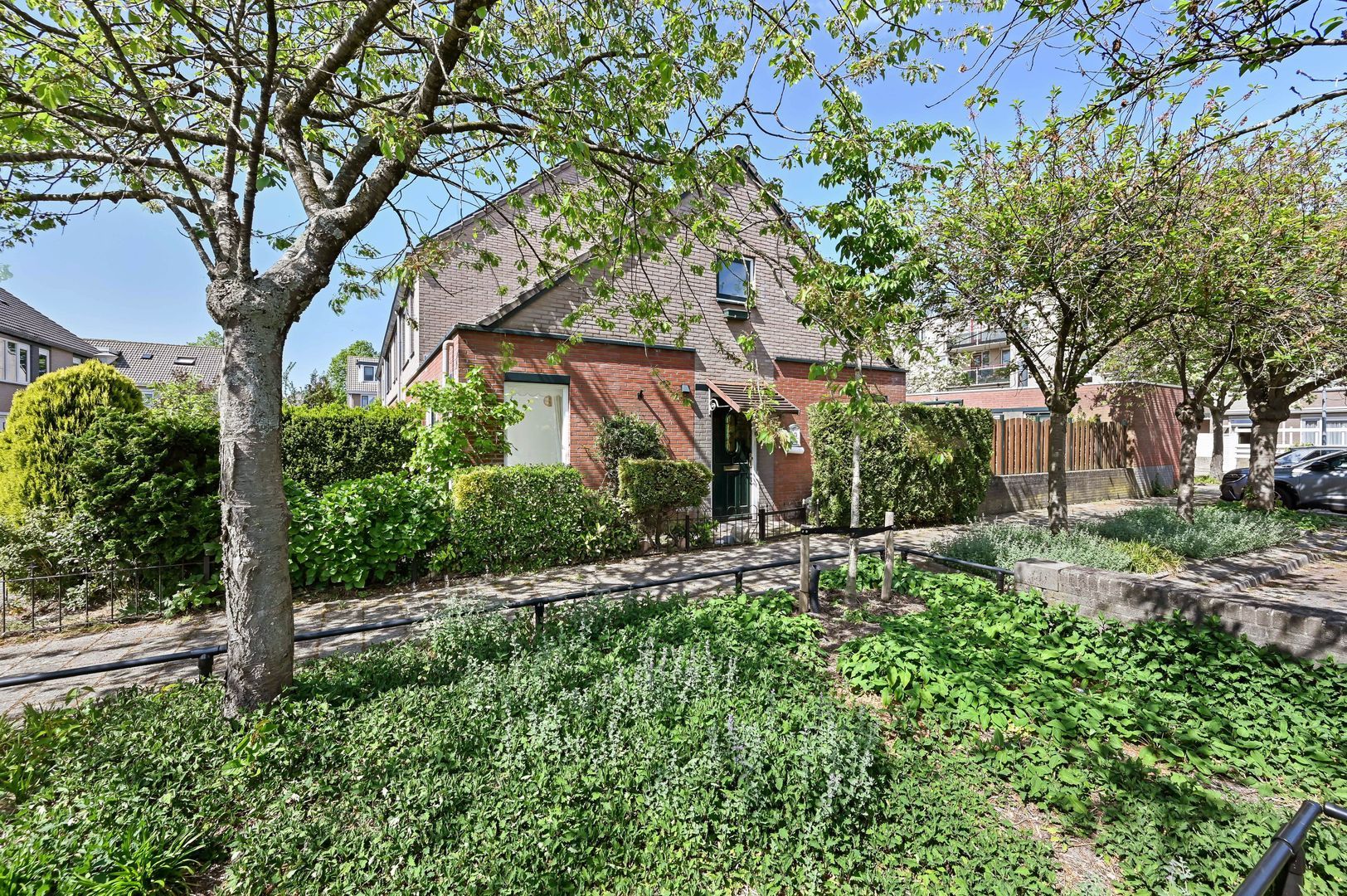 Alexander Adamskistraat 11, Voorschoten foto-0