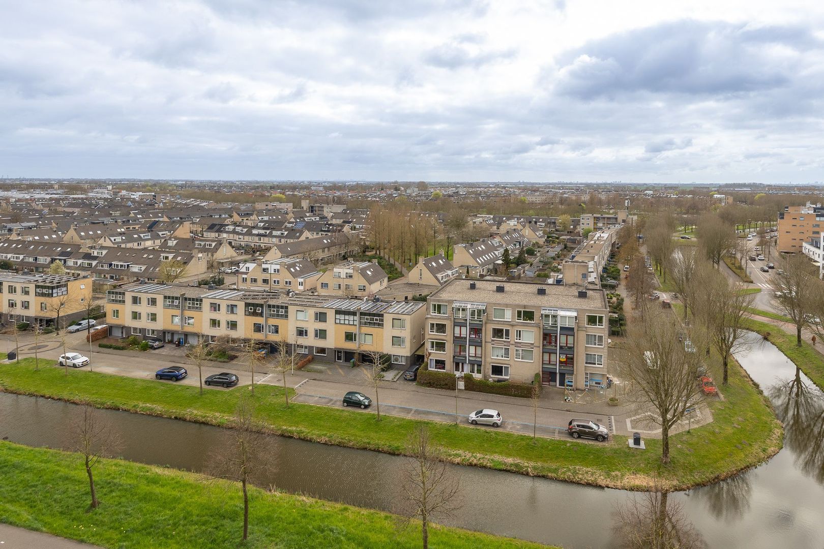 Azielaan 75, Alphen Aan Den Rijn foto-14 blur