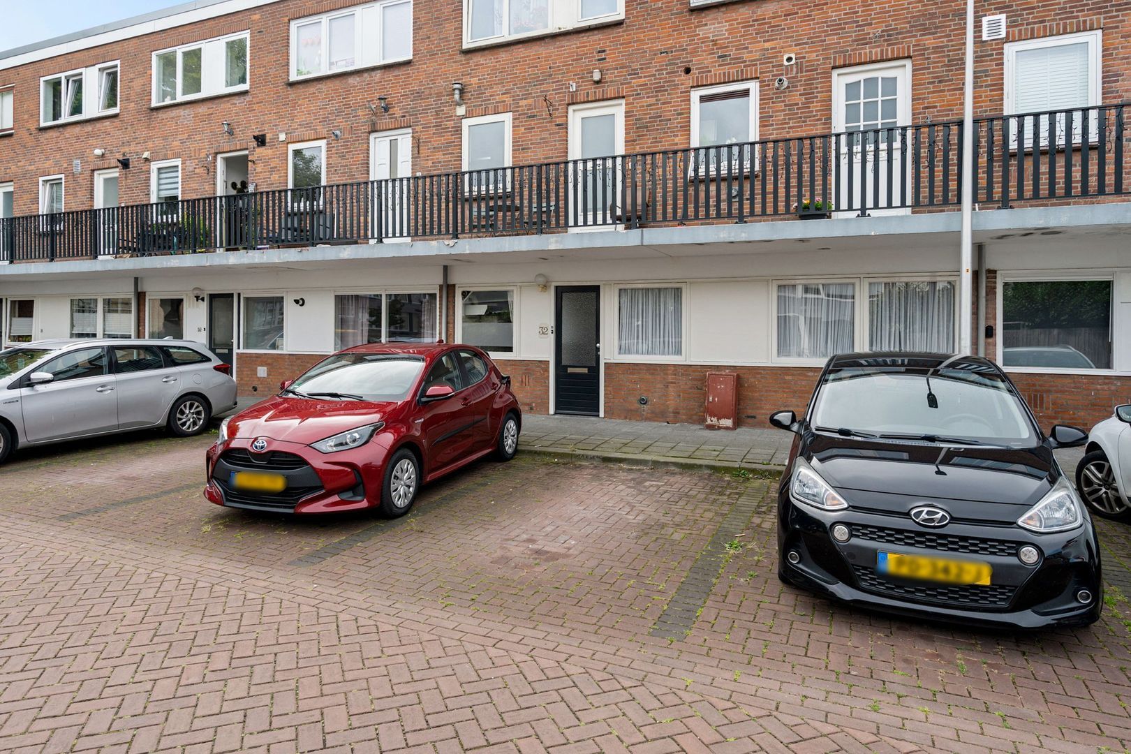 Eksterstraat 32, Alphen Aan Den Rijn foto-0 blur