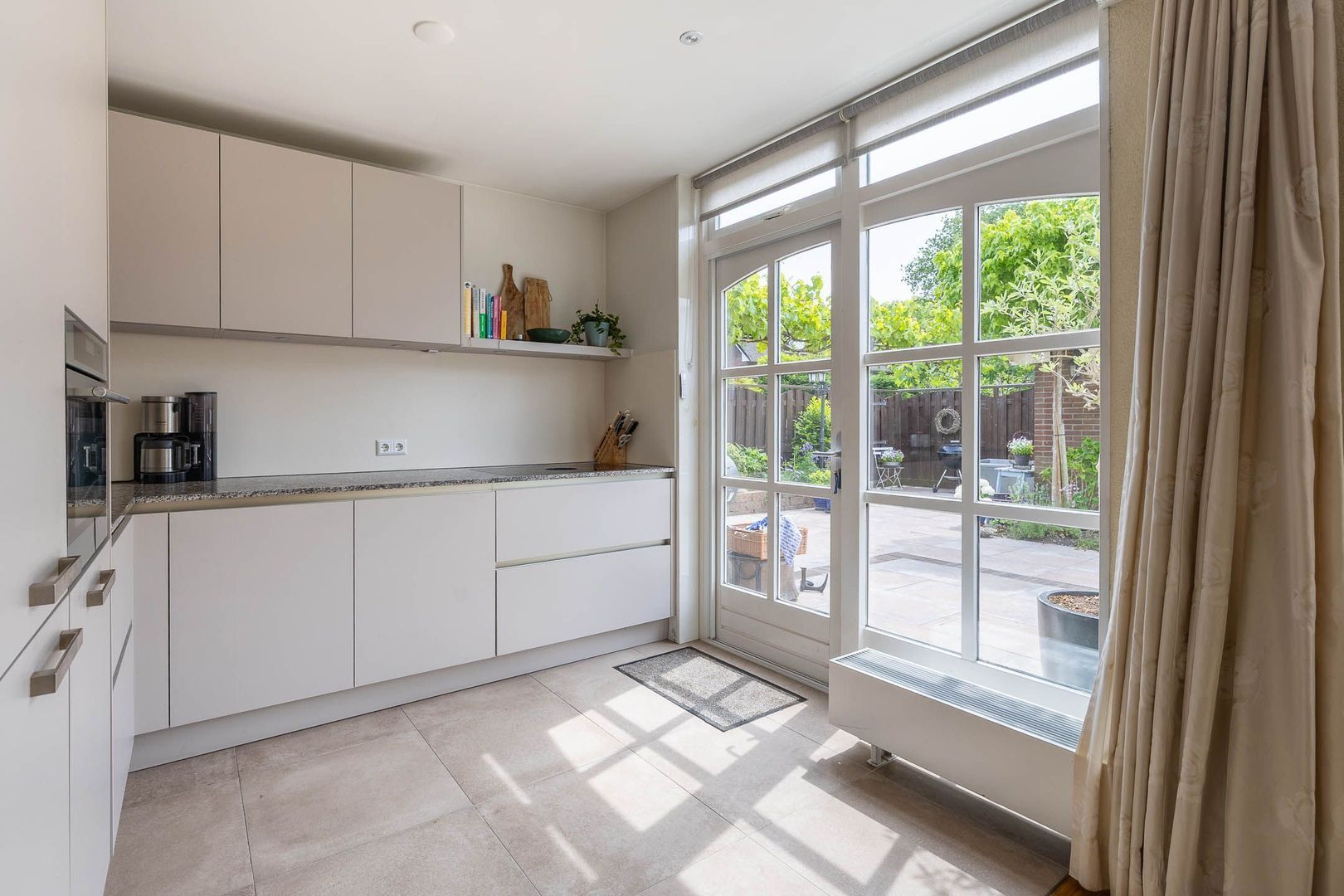 Emmalaan 66, Woubrugge foto-8 blur