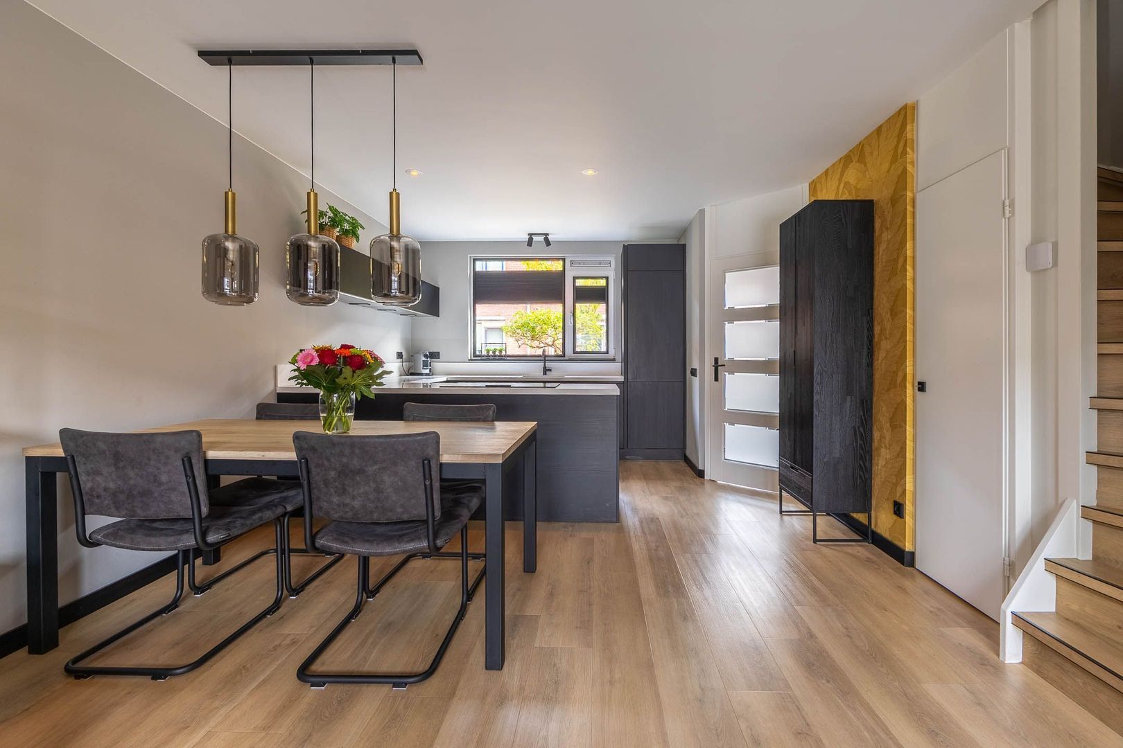 Zadelmaker 28, Alphen Aan Den Rijn foto-7 blur