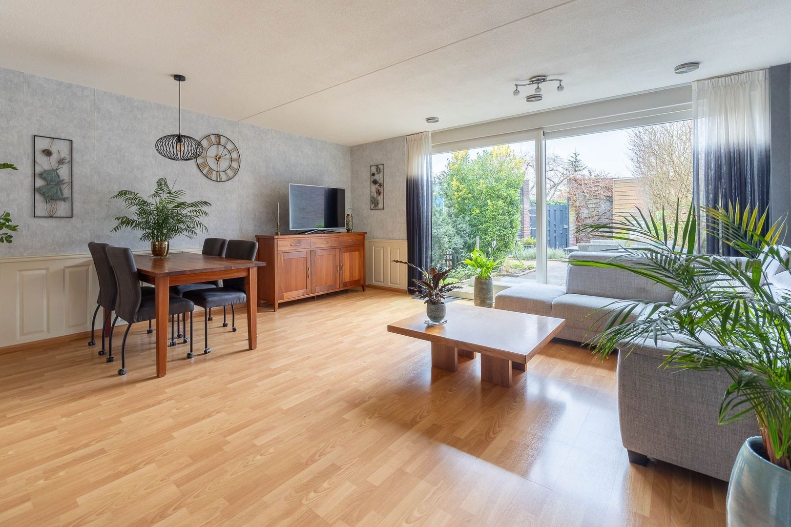 Polderpeil 93, Alphen Aan Den Rijn foto-2 blur