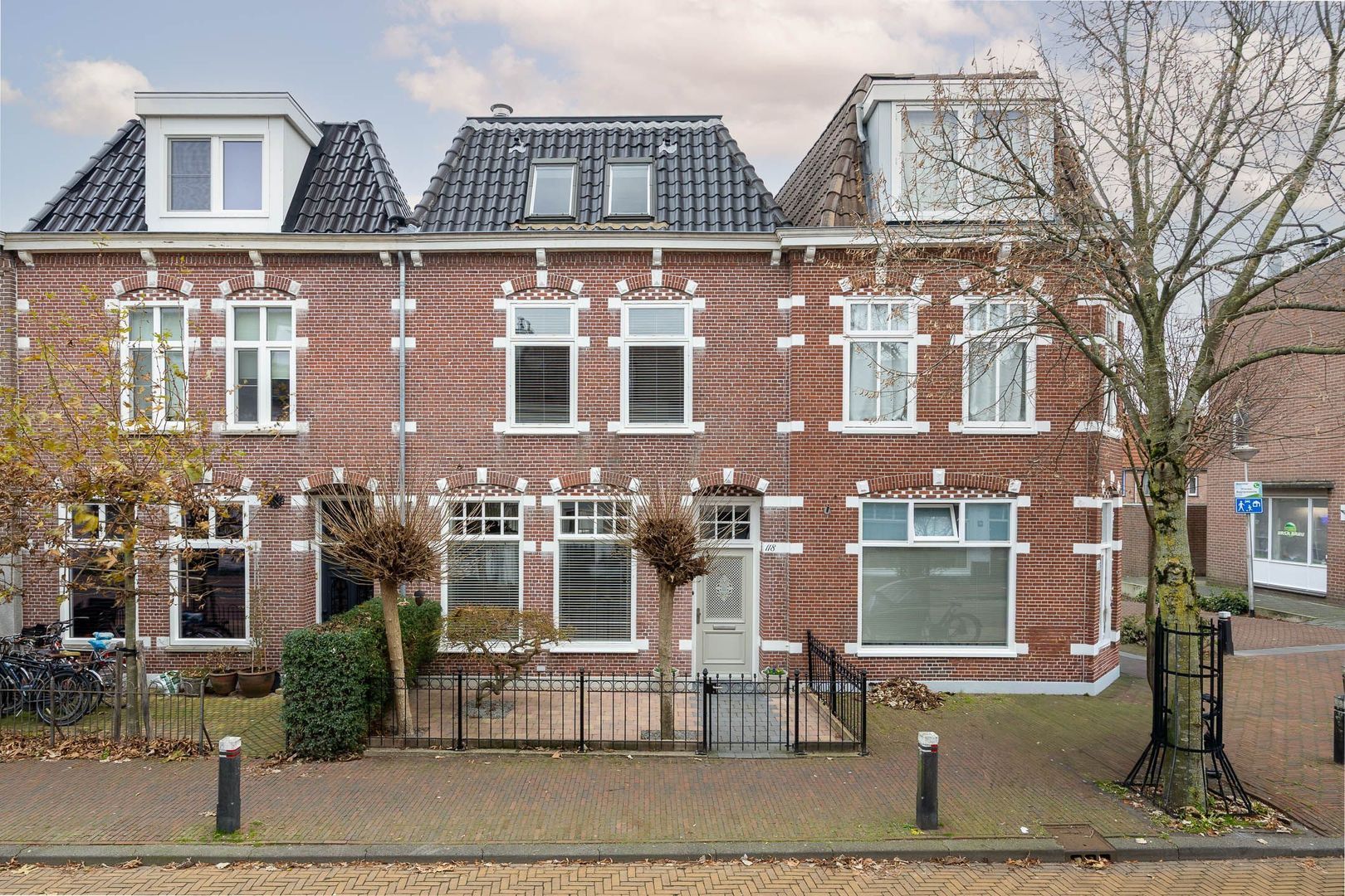 Hooftstraat 118, Alphen Aan Den Rijn foto-0 blur