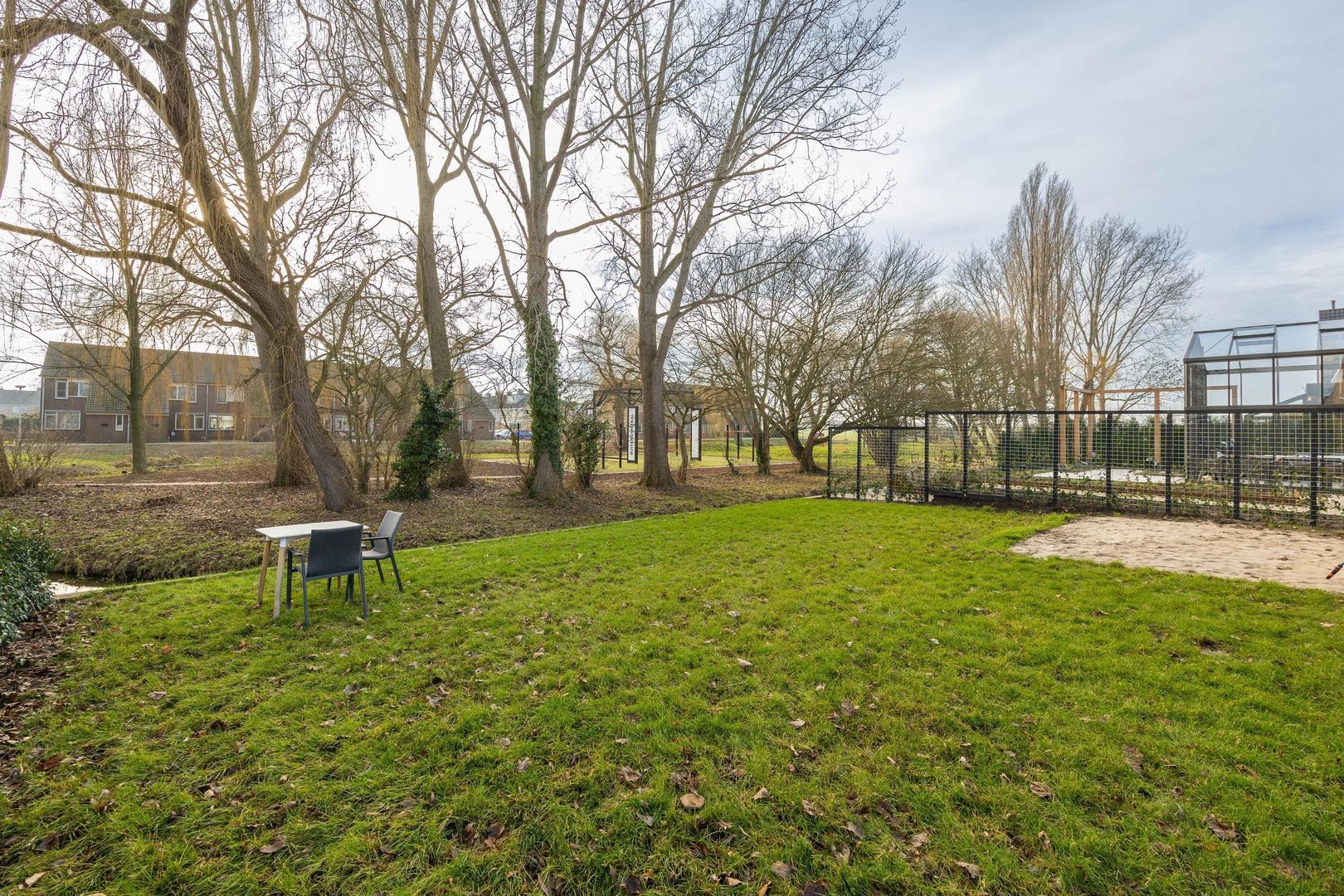 Eendrachtspad 5, Rijnsaterwoude foto-28 blur