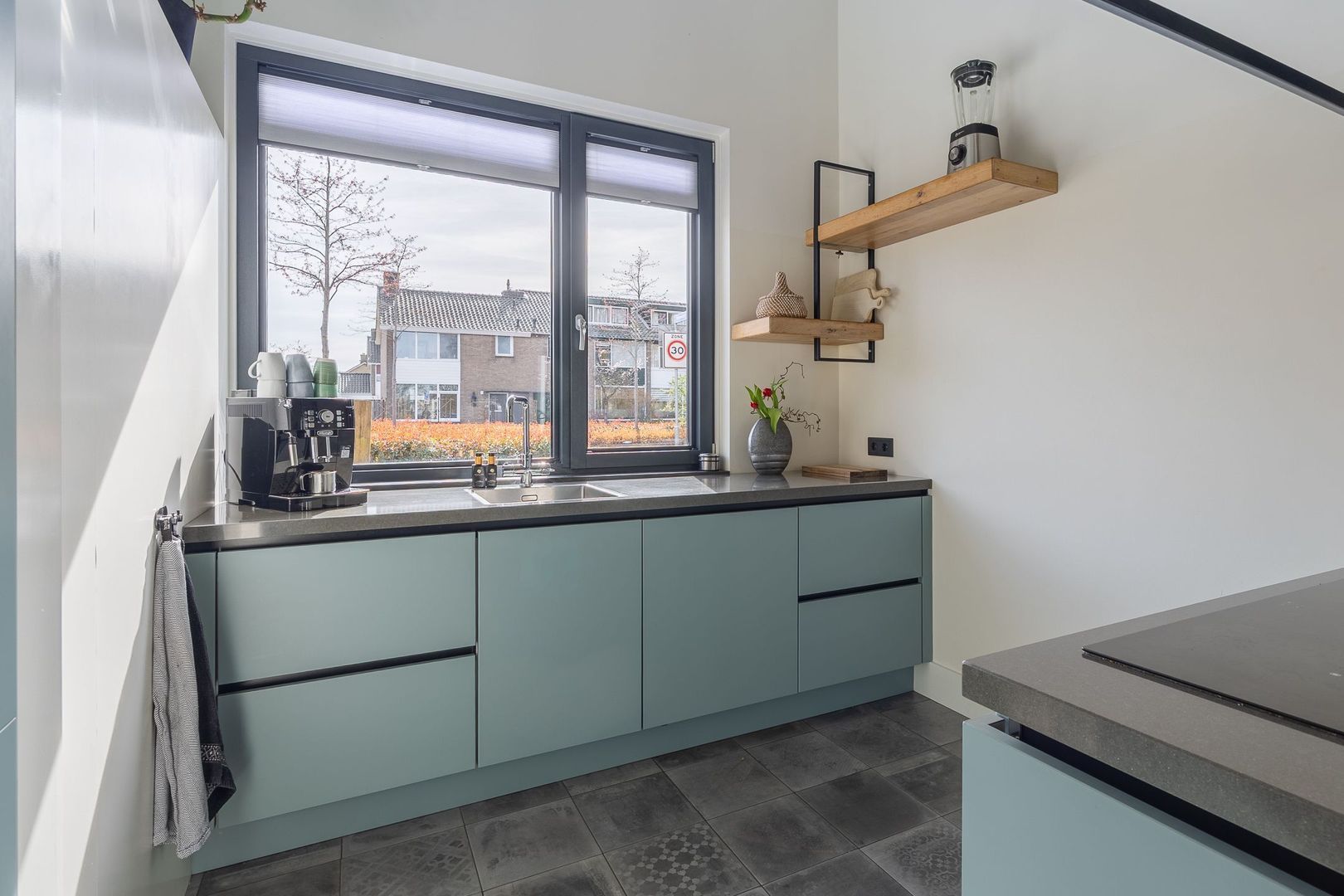 Korenbloemweg 1, Alphen Aan Den Rijn foto-9 blur