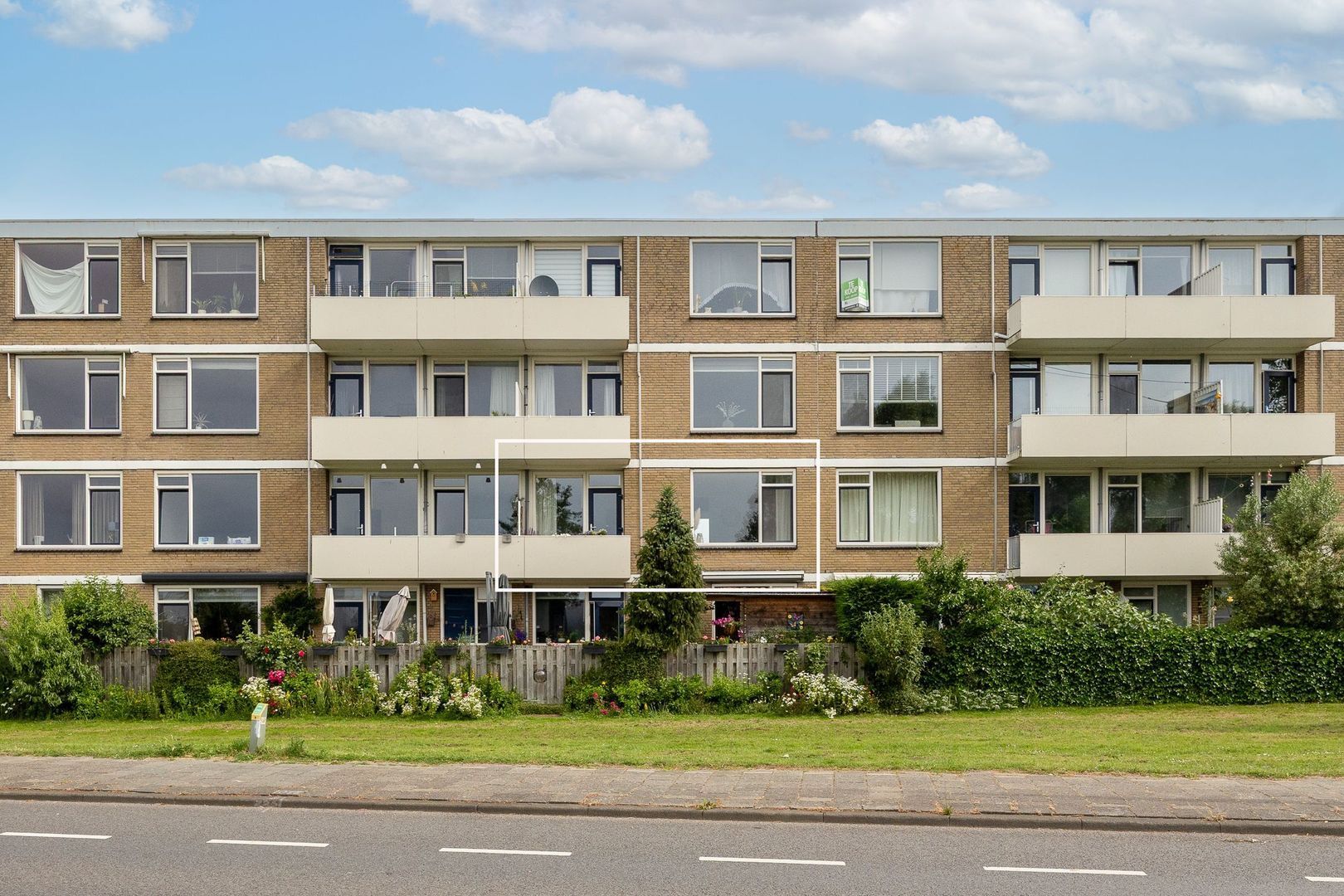 Cederstraat 157, Alphen Aan Den Rijn foto-0 blur