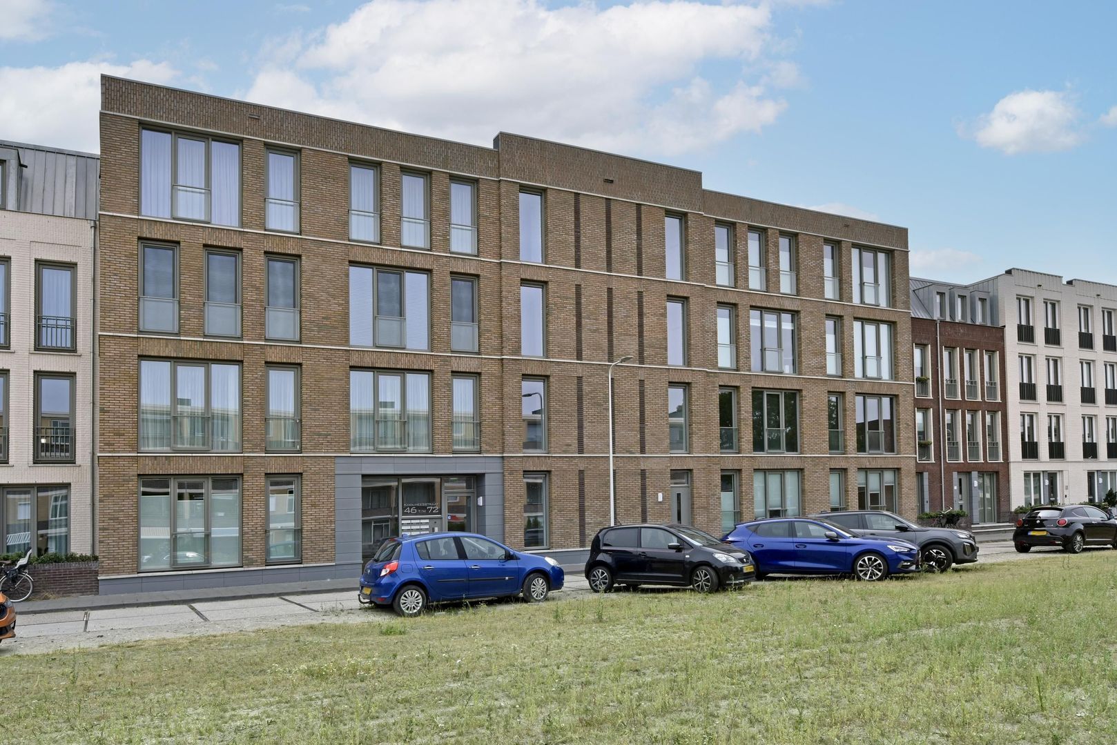 Koolmeesstraat 56, Alphen Aan Den Rijn foto-1 blur