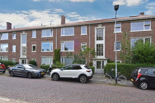 Alberdingk Thijmkade 21, Voorburg