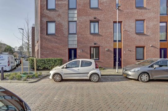 Oosterlaanstraat 1, Voorburg small-1