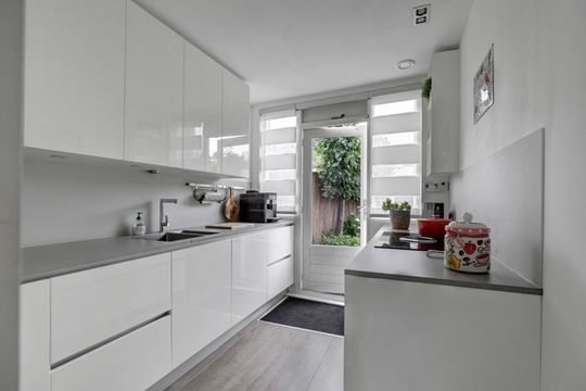 Freule Wttewaall van Stoetwegensingel 38, Pijnacker small-1