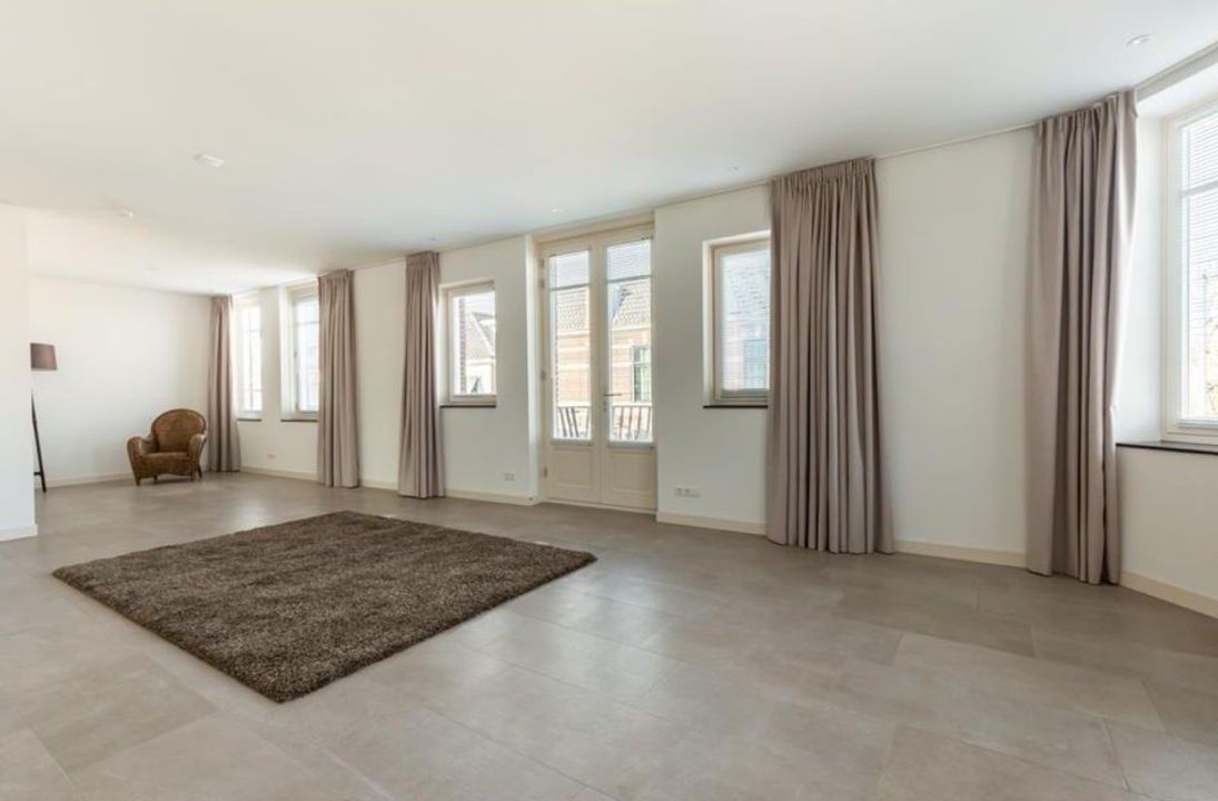 Raadhuisstraat 98