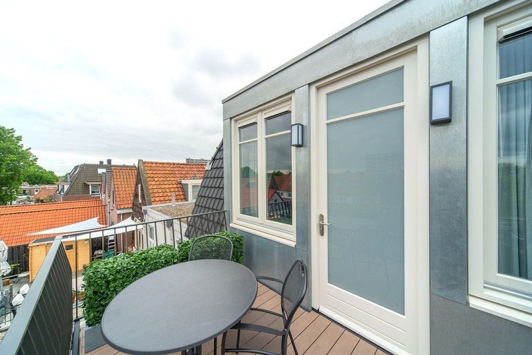 Raadhuisstraat 100