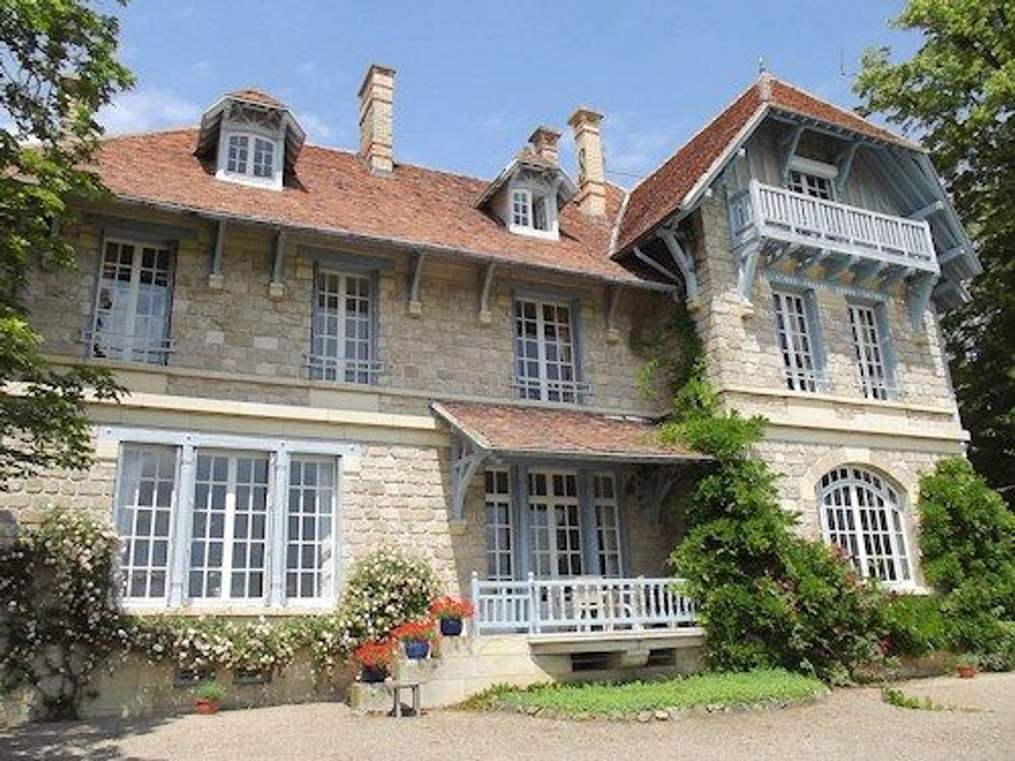 Chateau la Megene, Gueugnon foto-6