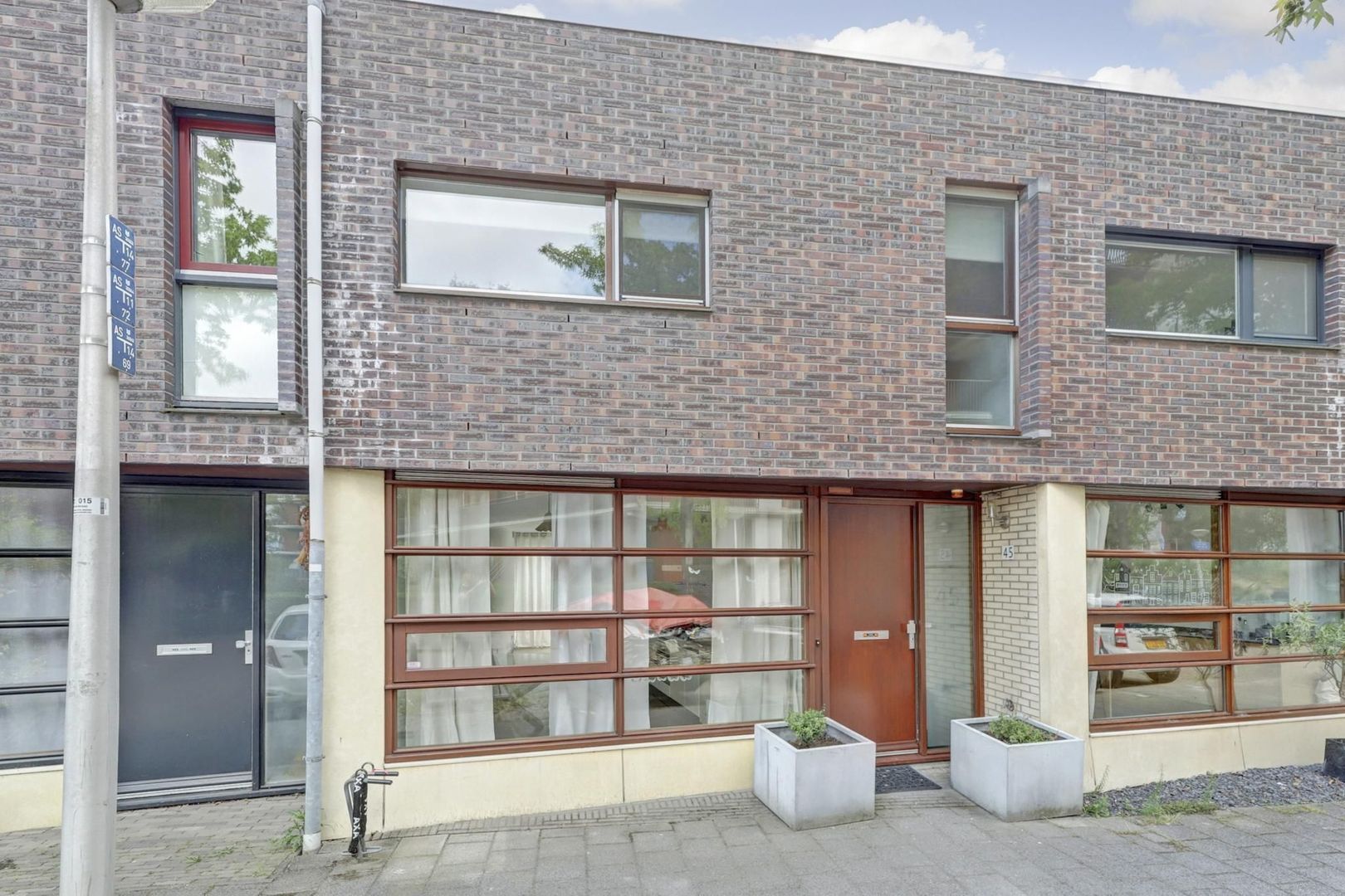 Laan van Van der Gaag 45, Delft foto-0