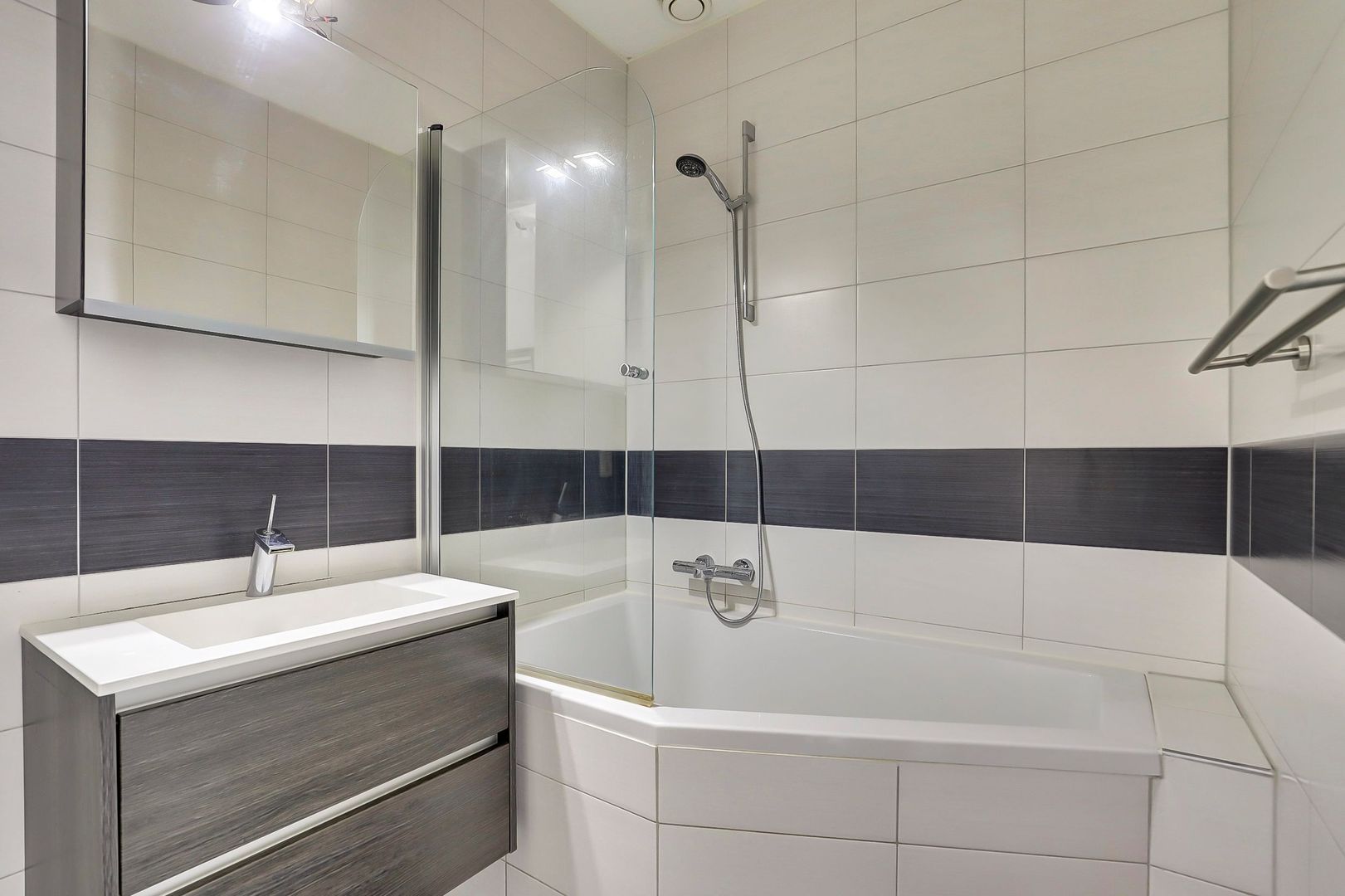 Nes 94, Pijnacker foto-3