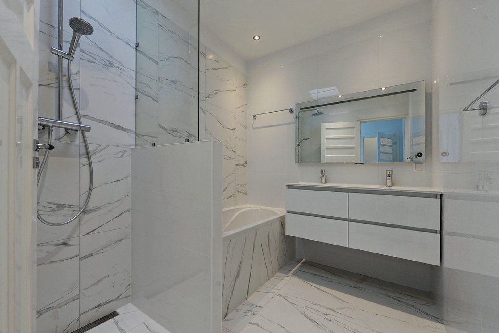 De Bruynestraat 56 .